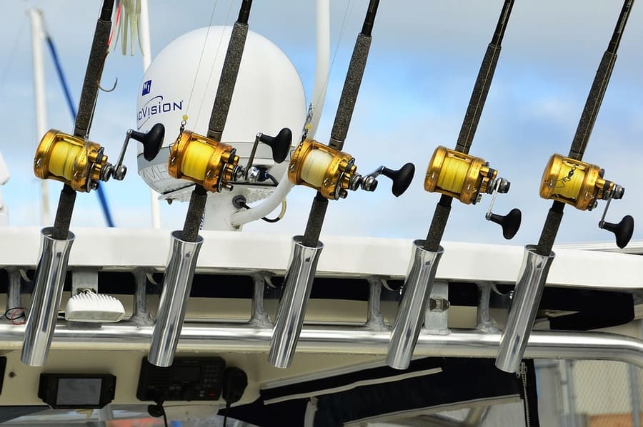 difference between saltwater freshwater fishing gear