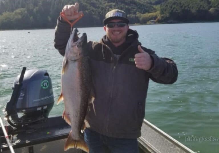 Best Times & Seasons to Fish the Oregon Coast (Full Guide)